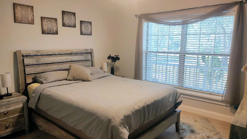 Guest bedroom