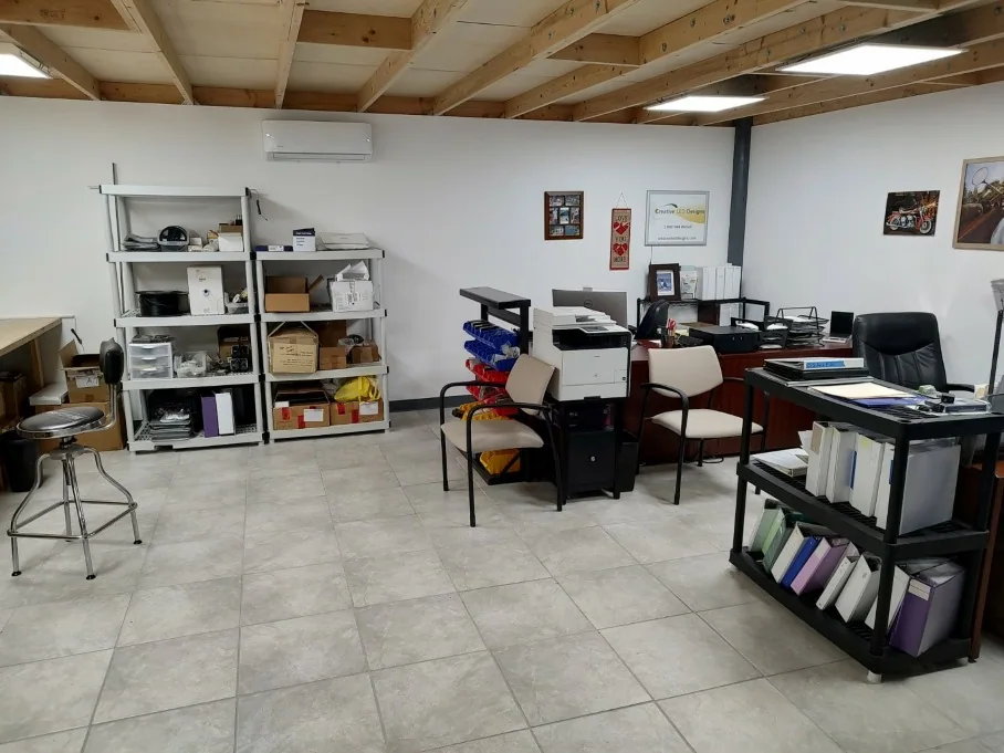 Air-conditioned tiled office